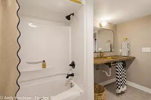 315 W 40th St, Holland, MI 49423 - Photo 33