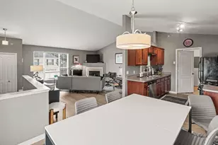 404 Riversedge Dr, Saline, MI 48176 - Photo 5