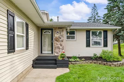 1554 Wakely Street NE, Grand Rapids, MI 49505 - Photo 3