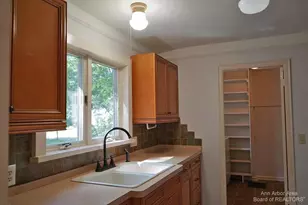 611 Robin Rd, Ann Arbor, MI 48103 - Photo 11