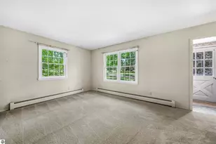 424 Crestview Pl, Cadillac, MI 49601 - Photo 11