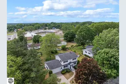 424 Crestview Place, Cadillac, MI 49601 - Photo 5
