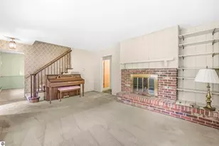 424 Crestview Pl, Cadillac, MI 49601 - Photo 9
