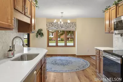 205 Parkside Drive, Zeeland, MI 49464 - Photo 11