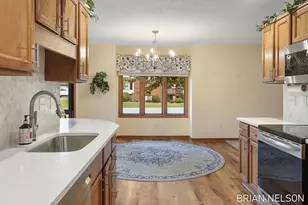 205 Parkside Dr, Zeeland, MI 49464 - Photo 11