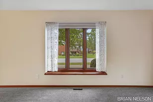 205 Parkside Dr, Zeeland, MI 49464 - Photo 3