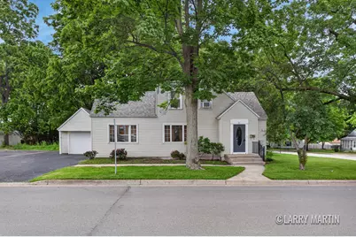 224 S Weaver Avenue, Fremont, MI 49412 - Photo 1