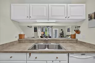 1951 Coventry Cir, Jackson, MI 49201 - Photo 5