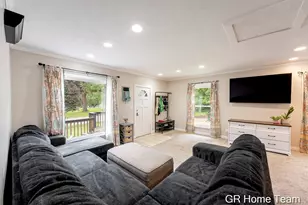 1605 Preston Ave NW, Grand Rapids, MI 49504 - Photo 3