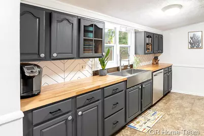 1605 Preston Avenue NW, Grand Rapids, MI 49504 - Photo 11