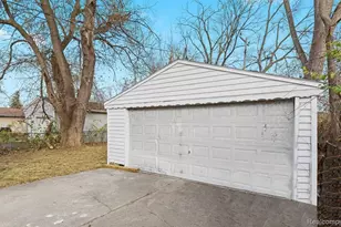 19450 Heyden St, Detroit, MI 48219 - Photo 11