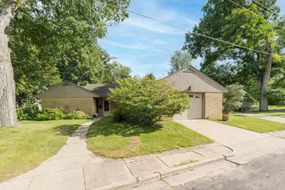 888 W Walnut Street, Hastings, MI 49058 - Photo 5