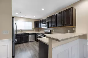 16992 Farmington Rd, Livonia, MI 48154 - Photo 5