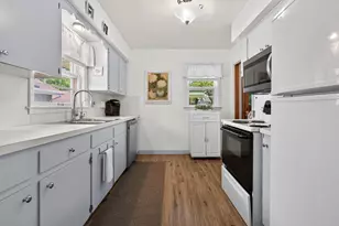 1903 Langley Ave, Saint Joseph, MI 49085 - Photo 5