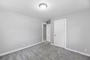 1052 Woodward Ave, Benton Harbor, MI 49022 - Photo 9