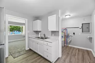 1052 Woodward Ave, Benton Harbor, MI 49022 - Photo 15
