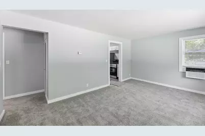 1052 Woodward Avenue, Benton Harbor, MI 49022 - Photo 5