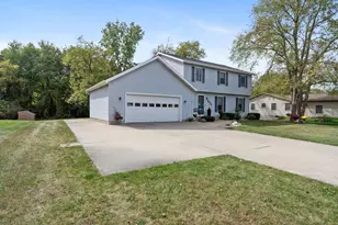 6276 Burning Tree St, Jackson, MI 49201 - Photo 3