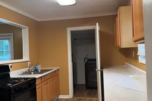 905 Burr Oak St, Albion, MI 49224 - Photo 9