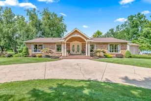 686 Leonard Dr, Coldwater, MI 49036 - Photo 1