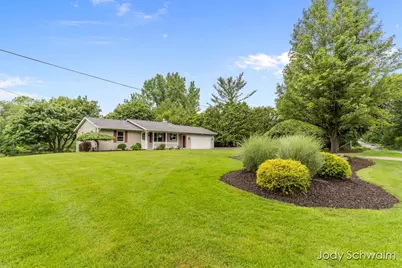 2223 Maguire Avenue NE, Grand Rapids, MI 49525 - Photo 3