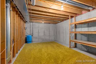 2223 Maguire Ave NE, Grand Rapids, MI 49525 - Photo 35