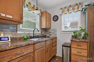196 E 34th St, Holland, MI 49423 - Photo 9