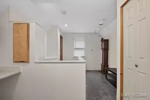 196 E 34th St, Holland, MI 49423 - Photo 17