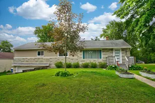 5345 Clinton River Dr, Waterford, MI 48327 - Photo 3