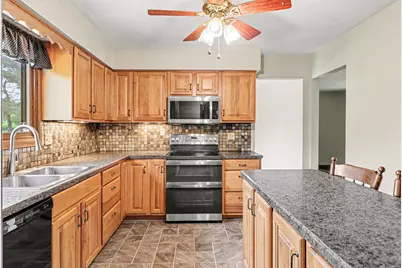 16791 De Avenue E, Augusta, MI 49012 - Photo 9
