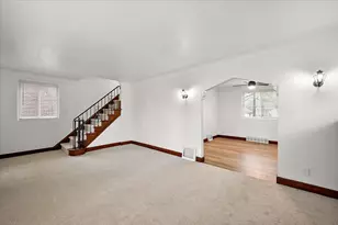 15731 Kentfield St, Detroit, MI 48223 - Photo 7