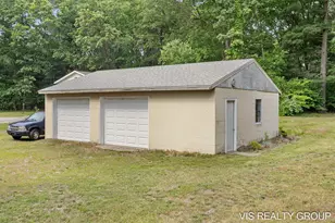 13407 152nd Ave, Grand Haven, MI 49417 - Photo 3