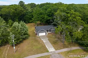 13407 152nd Ave, Grand Haven, MI 49417 - Photo 5