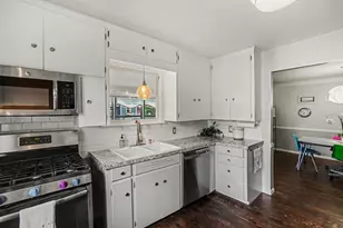 37 W Garfield Ave, Zeeland, MI 49464 - Photo 13