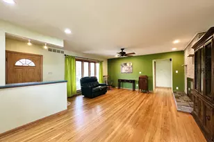 23213 Greencrest St, Saint Clair Shores, MI 48080 - Photo 13