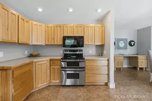 817 Pheasant Ridge Dr, Hastings, MI 49058 - Photo 27