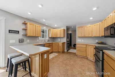 817 Pheasant Ridge Drive, Hastings, MI 49058 - Photo 13