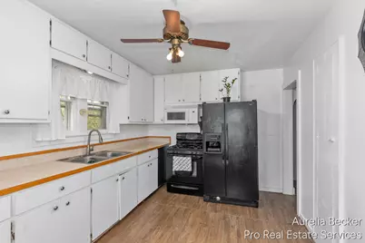 210 44th Street SE, Grand Rapids, MI 49548 - Photo 7