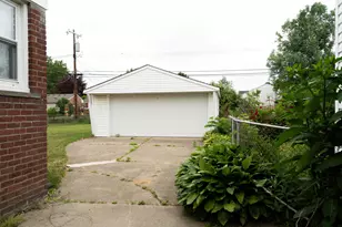 28700 Kathryn St, Garden City, MI 48135 - Photo 13