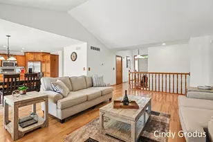 975 Bluff Lake Dr, Zeeland, MI 49464 - Photo 7