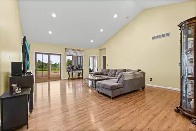 2007 Paddock Way, Ypsilanti, MI 48198 - Photo 5