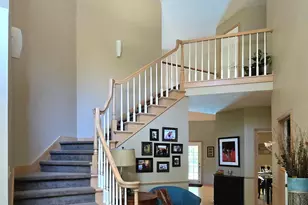 594 Springwood Dr, Kalamazoo, MI 49009 - Photo 3