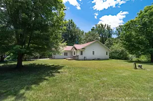 6635 Vinton Ave NW, Comstock Park, MI 49321 - Photo 9