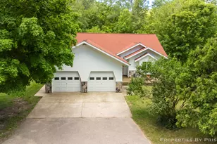6635 Vinton Ave NW, Comstock Park, MI 49321 - Photo 1
