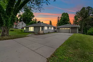 61 Charles St, Hillsdale, MI 49242 - Photo 1