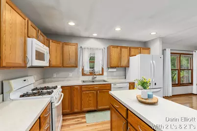 9755 Grand River Avenue, Clarksville, MI 48815 - Photo 11