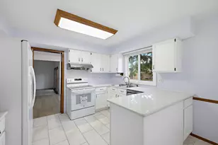 24762 White Plains Dr, Novi, MI 48374 - Photo 17