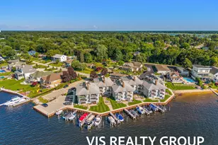 400 Lakeview Ct, Spring Lake, MI 49456 - Photo 1