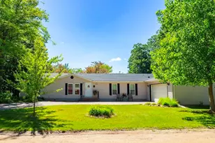 84 Thelen Dr, Gobles, MI 49055 - Photo 3