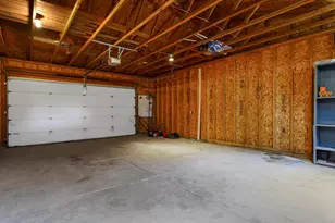 3941 Loch Dr, Highland, MI 48357 - Photo 17